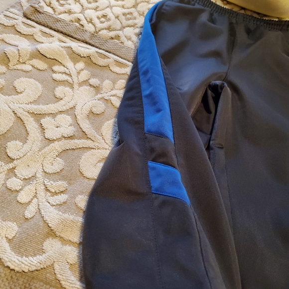 ⬇️ Nike fleece lined track pants - Picture 3 of 8